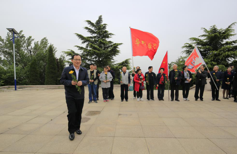 追寻先驱足迹  传承红色基因——集团公司党员代表加入重走解放青岛青即战争历史之路运动