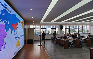 集萃（昆山）产业升级推进中心携电子科技大学专家赴九游老哥J9俱乐部官网光电发展产学研对接